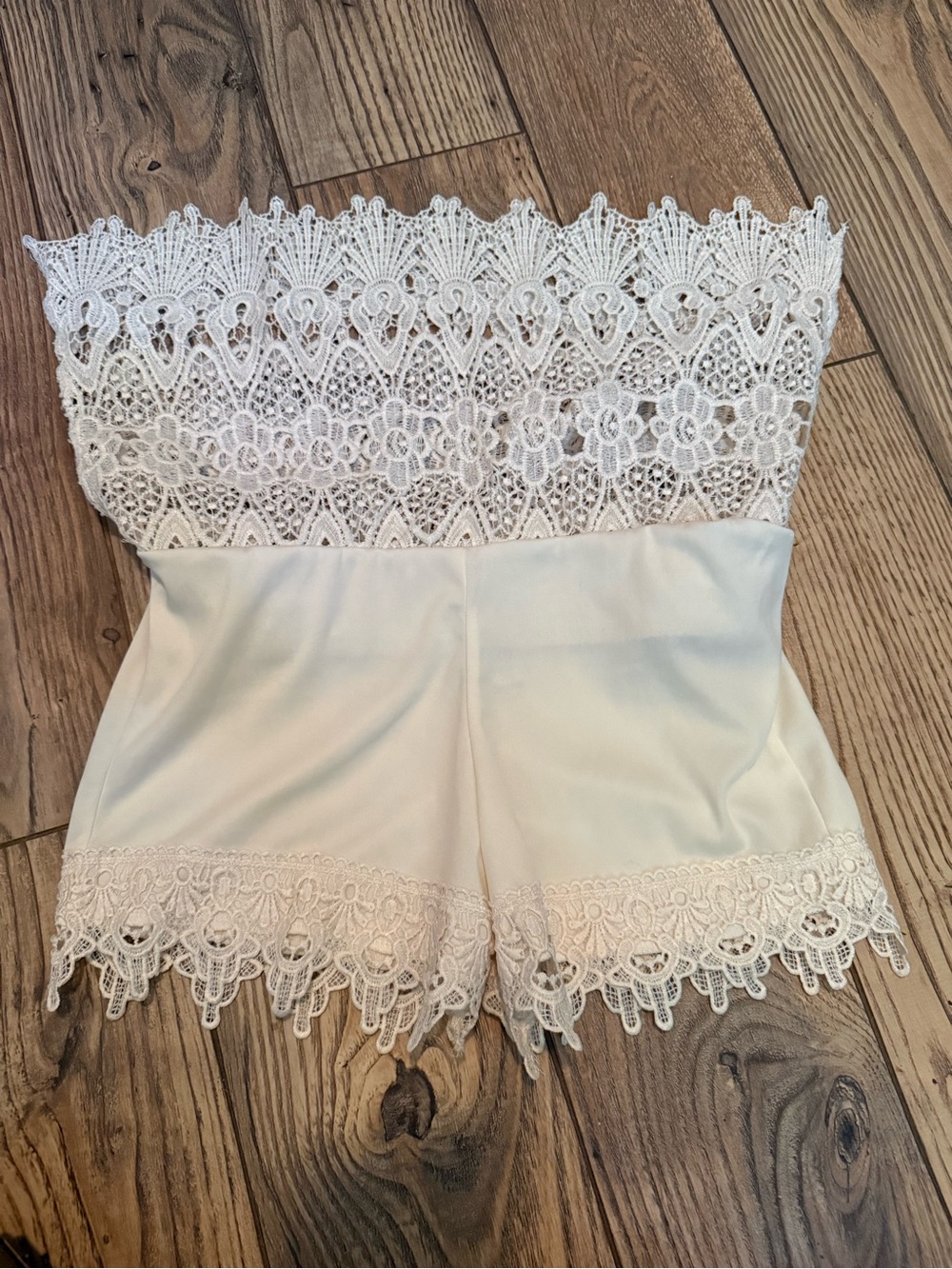 Beautees Ivory Crochet Lace High-Waist Shorts - Picture 2 of 8